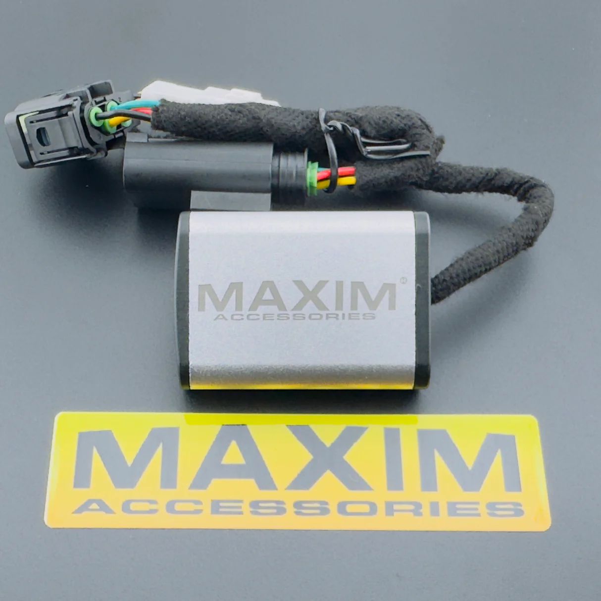 Adaptador para manejo de Carplay con Scroll de BMW