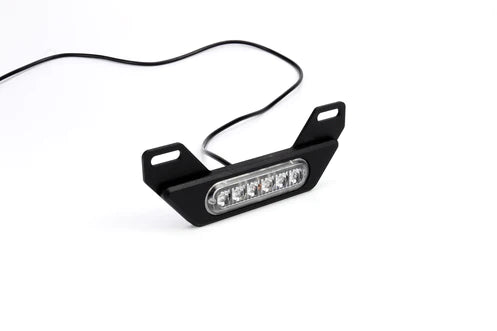 B6 Brake Light: Luz de freno auxiliar para porta placa