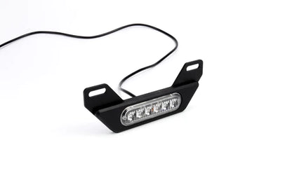 B6 Brake Light: Luz de freno auxiliar para porta placa